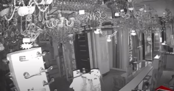 Տեսախցիկը նկարահանել է, ինչպես է երկրաշարժը տեղի ունենում Վանաձորի շինանյութի խանութում (տեսանյութ)