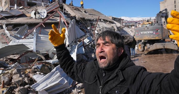 Սեյսմոլոգը հեռացել է Ստամբուլից, կանխատեսելով ավերիչ երկրաշարժ, սով և համաճարակ