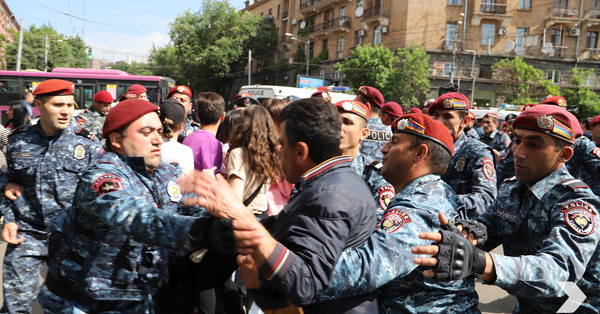 Ուղիղ եթեր․ Երևանում անհնազանդության ակցիաներ են, փակվում են փողոցներ