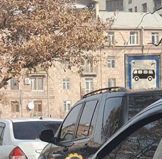 Օրվա կադրը․ Տեսեք մեքենան ինչպես են վարում ՝ Երևանում