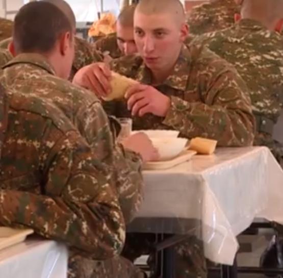 Բանակում ճաշը համեղ է ինչպես տանը. ի՞նչ են ուտում զինվորները (տեսանյութ)