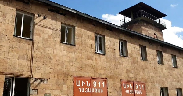 Տեսեք ինչի է վերածվել ԱԻՆ–ի շենքը՝ ադրբեջանական հրետակոծությունից հետո