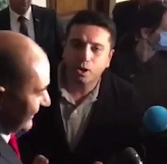 Վեճ Ազգային ժողովի միջանցքում ՝ Ալեն Սիմոնյանի և Էդմոն Մարուքյանի միջև (Տեսանյութ)