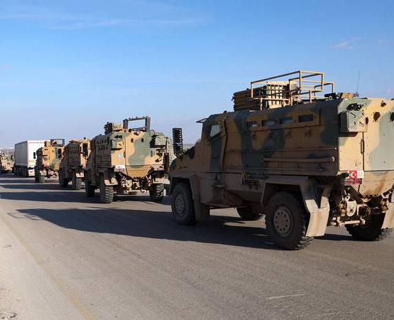 
                            Россия сообщила о многокилометровых турецких военных колоннах в Идлибе                        