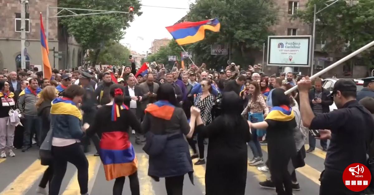 Հանրապետականները պար են բռնել փողոցի կենտրոնում (տեսանյութ)