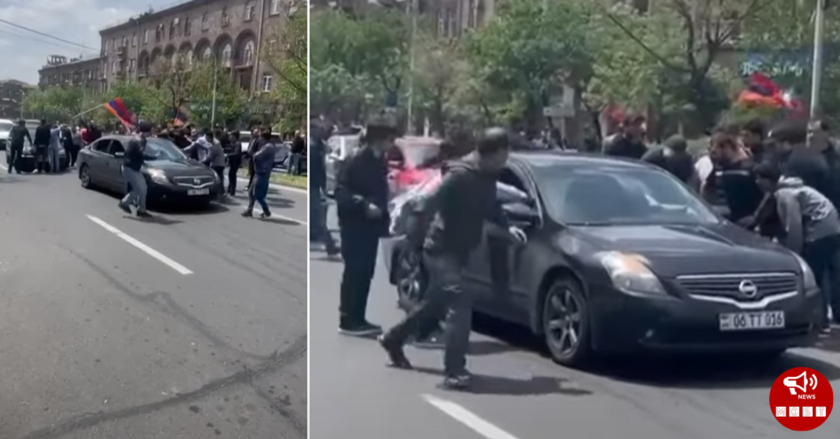Քաղաքացին մեքենայով մտել է փողոց փակողների երթի մեջ ու միացրել «Դուխով» երգը (տեսանյութ)