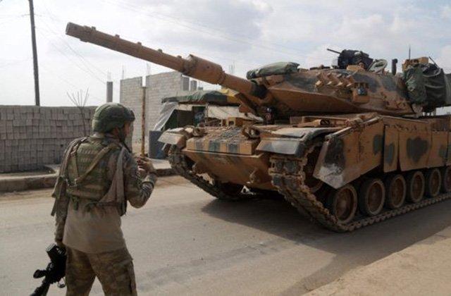 
                            В Сирии погибли по меньшей мере 33 турецких военных. Турция открыла ответный огонь: BBC                        
