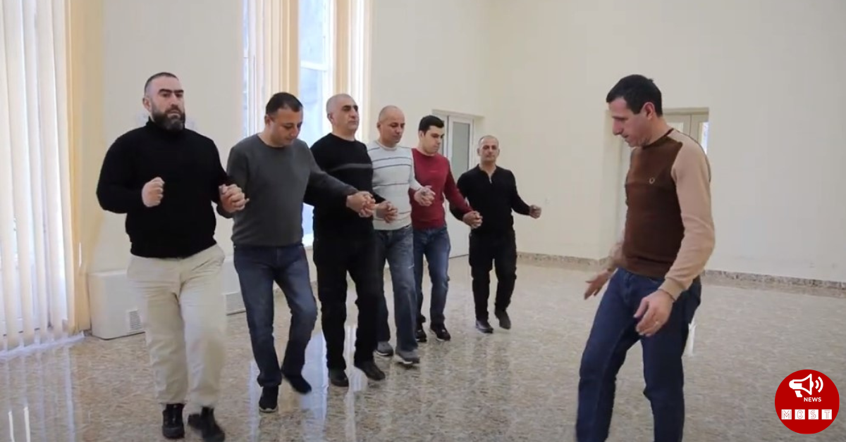 Հուզիչ տեսանյութ․ ինչպես են հայրենիքի պաշտպանները պրոթեզներով քոչարի պարում՝ շնորհավորելով կանանց